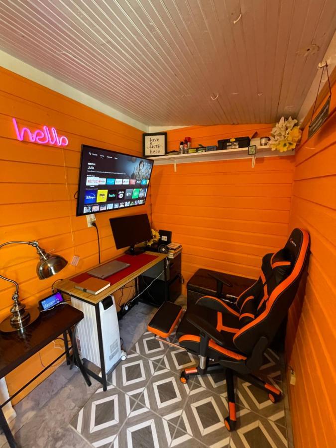 Giggling Creek Cottage - Bedjet! King Sized! Gazebo, 45 Acres, Arcades, Nintendo, More Henry Eksteriør bilde