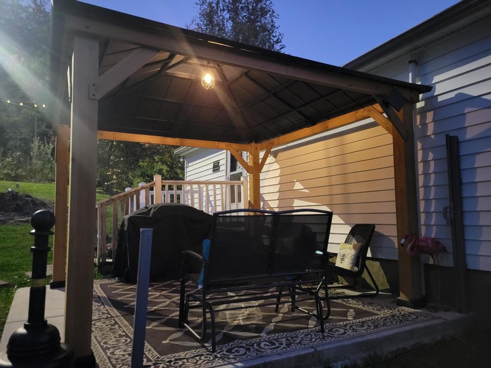 Giggling Creek Cottage - Bedjet! King Sized! Gazebo, 45 Acres, Arcades, Nintendo, More Henry Eksteriør bilde